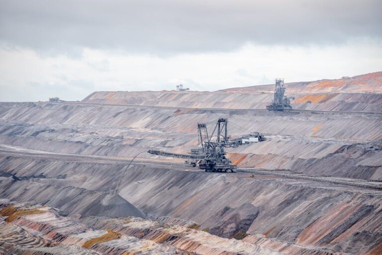Anglo American abbandona il carbone da coke: l’accordo Dhilmar da 3,88 miliardi spiana la strada alla fusione con Teck