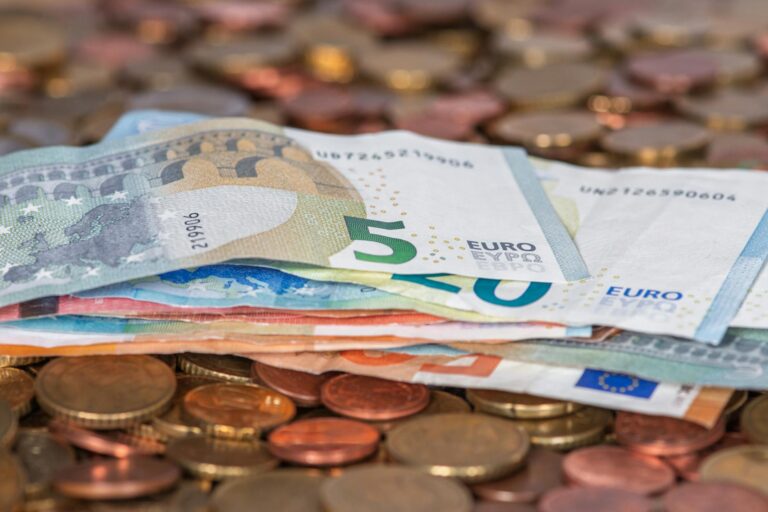 Istat: inflazione italiana al 2,7% in aprile, energia in volo del 9,6%