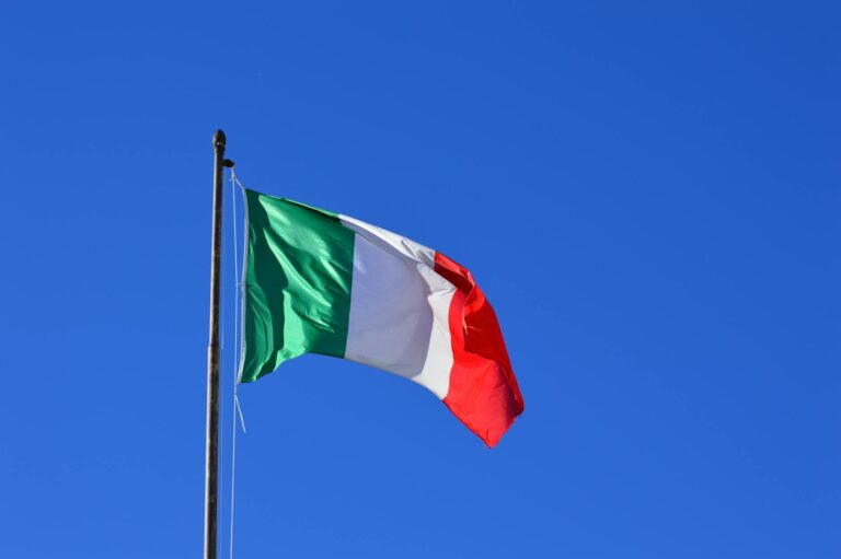 Bandiera italiana - partenariato Italia India