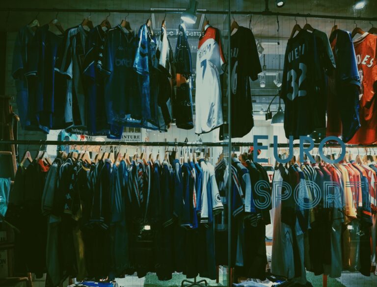 Trigoria, continuano tagli e ricollocazioni nei Roma Store
