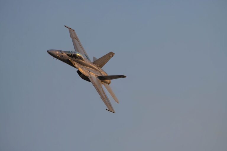 Usa lanciano attacchi contro obiettivi in Iran: l’annuncio