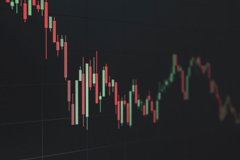 Eurostat: ripresa industriale fragile, produzione ancora in calo del 2,1% su base annua