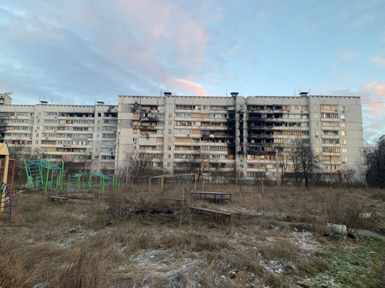 Kharkiv sotto attacco: 3 morti e 6 feriti in raid russi