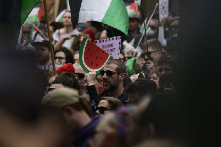 Meloni contro censura antifascista: scontro a Più libri più liberi
