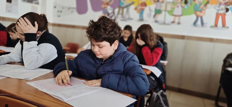 Students exam classroom maturità