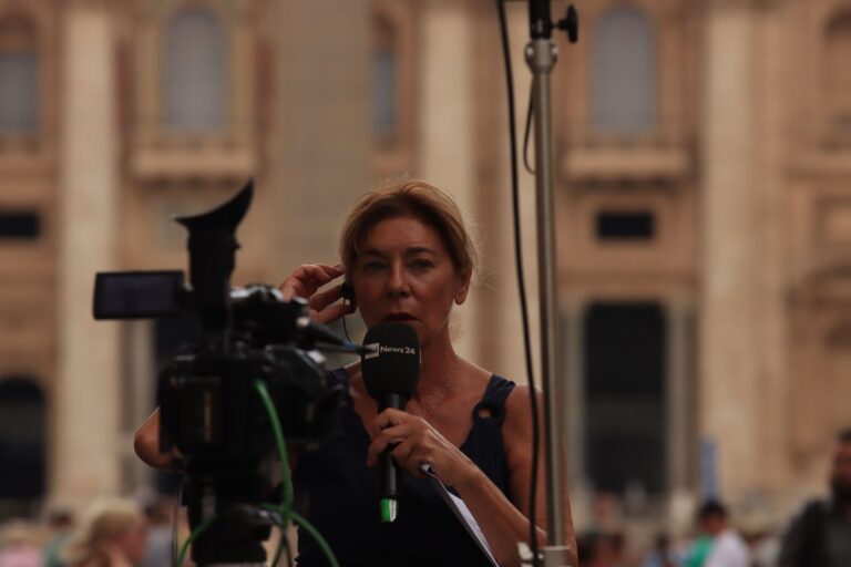 Francesca Barra lascia «4 di Sera Weekend»: «È un periodo difficile»