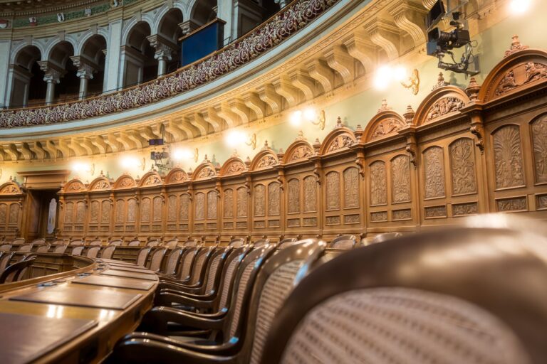 Deputati spiati dallo staff di FdI: la Camera apre un’indagine