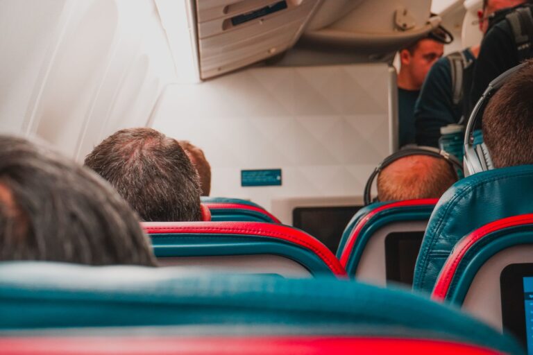 Ryanair, utili giù del 34%: cosa sta succedendo alla low cost