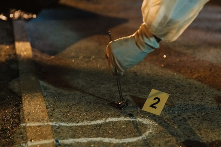 Omicidio in Sardegna: investe una coppia e accoltella il 25enne