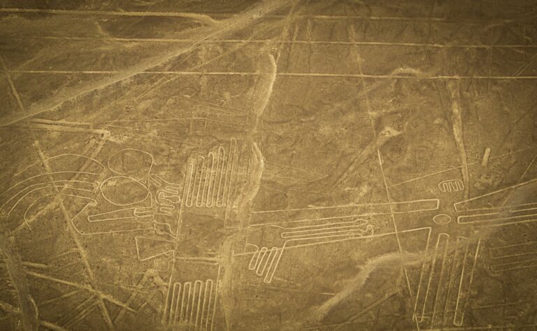 Linee di Nazca: misteri, morti e scoperte nel deserto peruviano