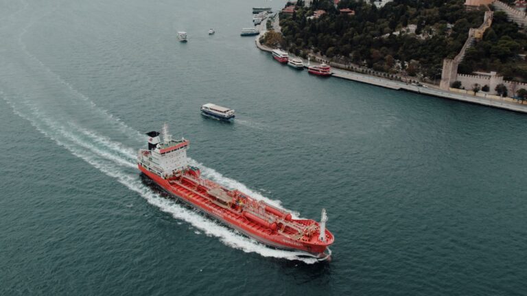 Accordo con l’Iran vicino, gli Usa promettono fine del blocco navale