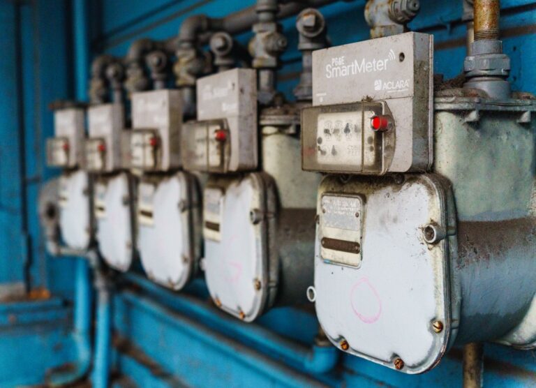 Bollette gas e luce, stangata a settembre: famiglie a rischio +877 euro