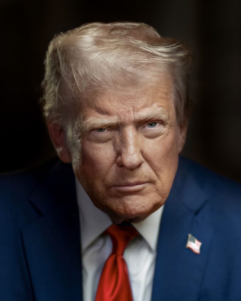 Stretto di Hormuz, Trump sfida l’Iran: «È territorio Usa»