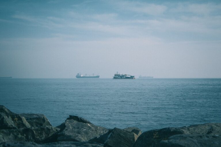 Iran attacca navi della Marina Usa nel Golfo Persico