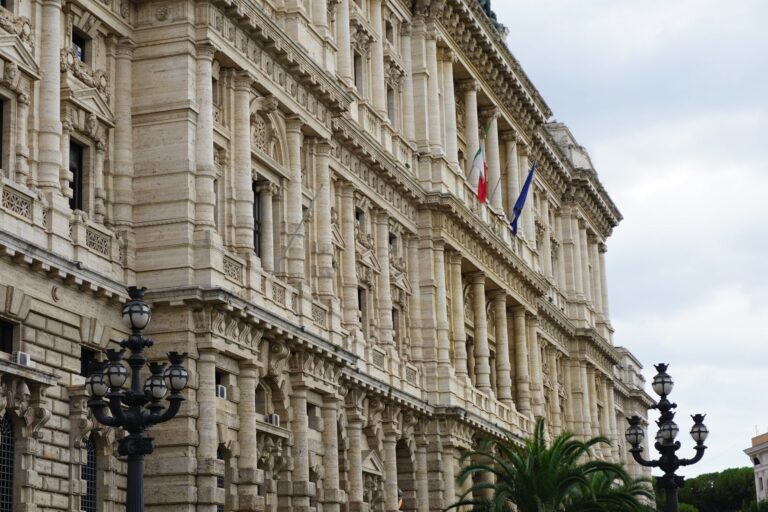 Molestie in Senato, Silvestro si scusa: parole inappropriate