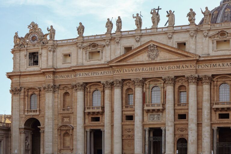 Papa Leone contro la remigrazione: «Non è una risposta cristiana»