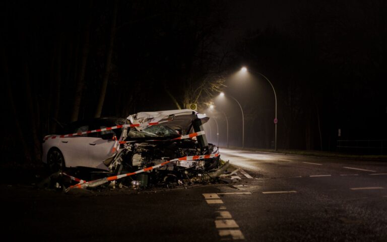 Incidente Ceriale, ragazza di 22 anni muore investita: «Questa è morta», le risate nel video