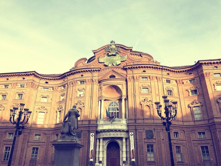 Violenza al Senato: imprenditrice denuncia senatore FI